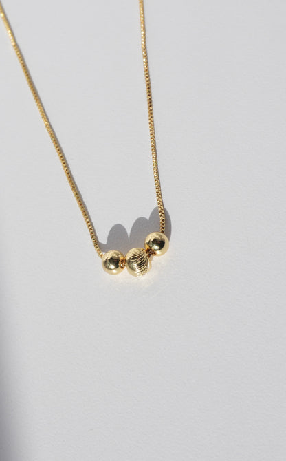Collar Trois Sphères 💛✨