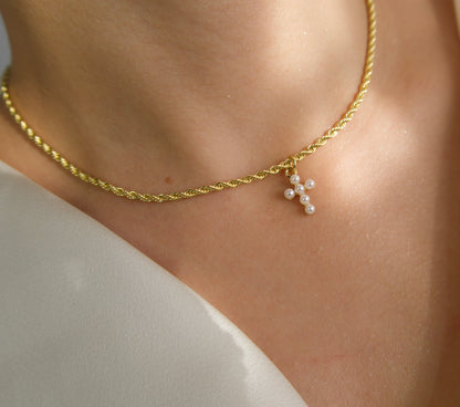 Collar Cruz de Perlas 🕊️🤍