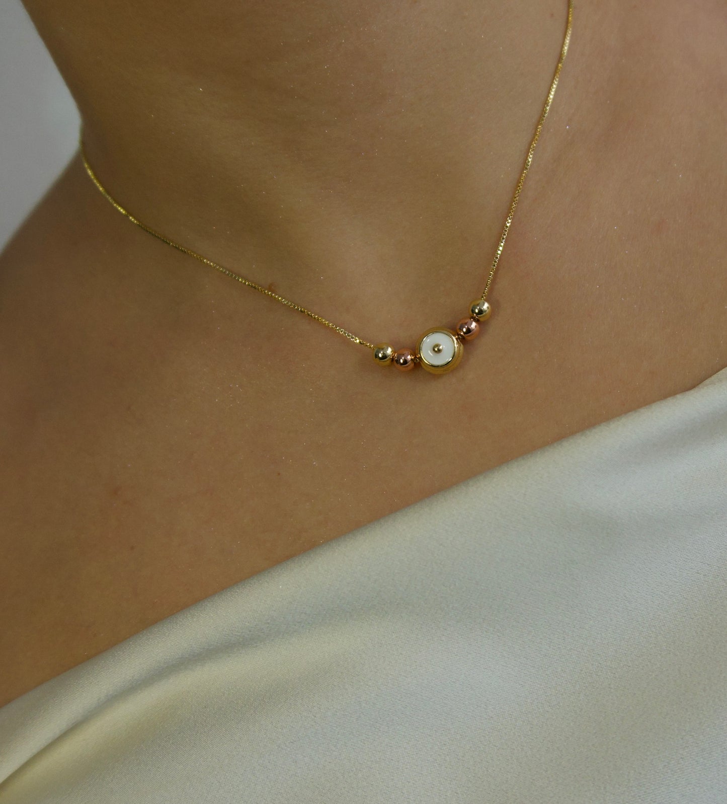 Collar Talismán Lumière Tricolor 🤍✨